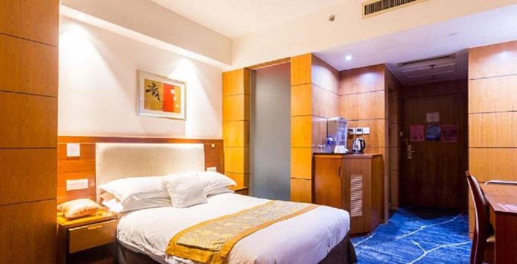 Gloria Plaza Hotel Kangqiao Shanghai Bagian luar foto