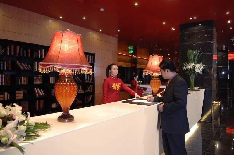 Gloria Plaza Hotel Kangqiao Shanghai Bagian luar foto
