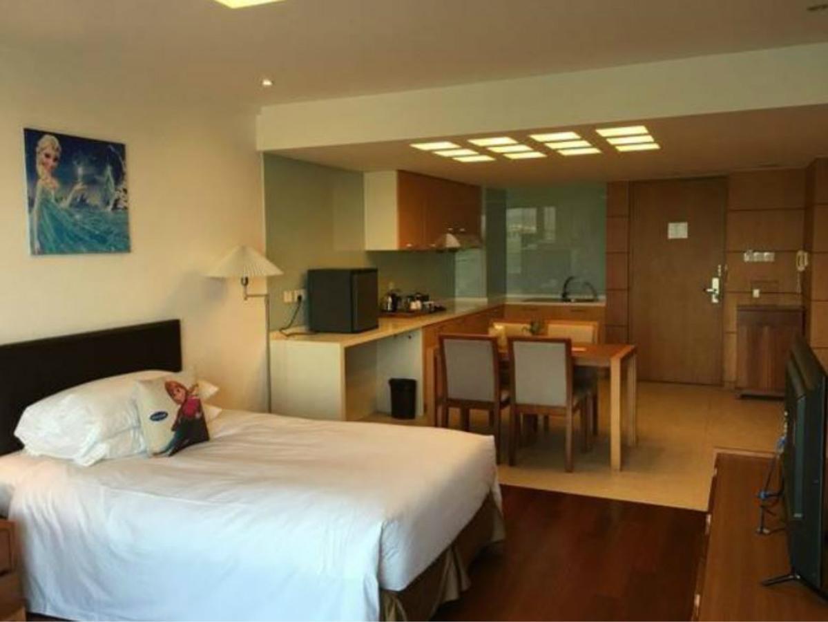 Gloria Plaza Hotel Kangqiao Shanghai Bagian luar foto