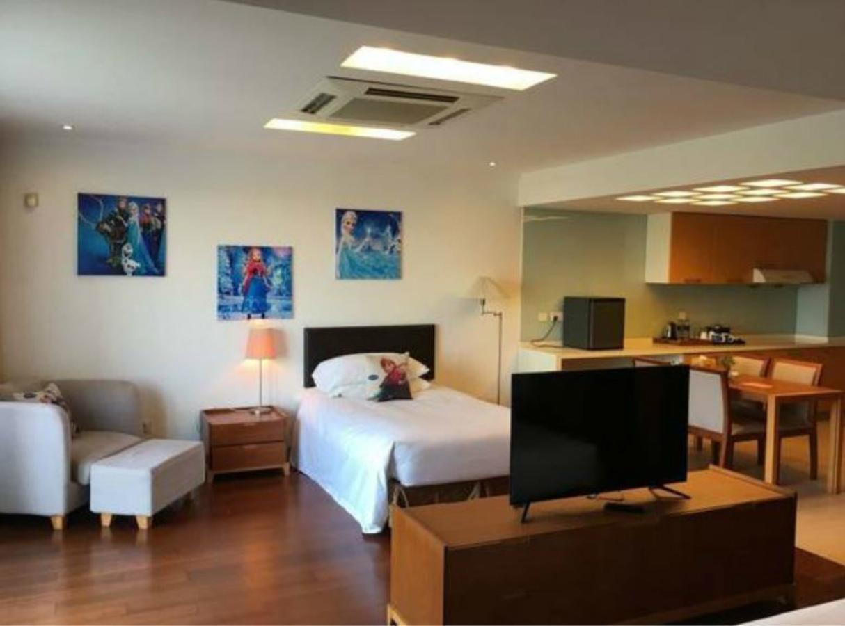 Gloria Plaza Hotel Kangqiao Shanghai Bagian luar foto