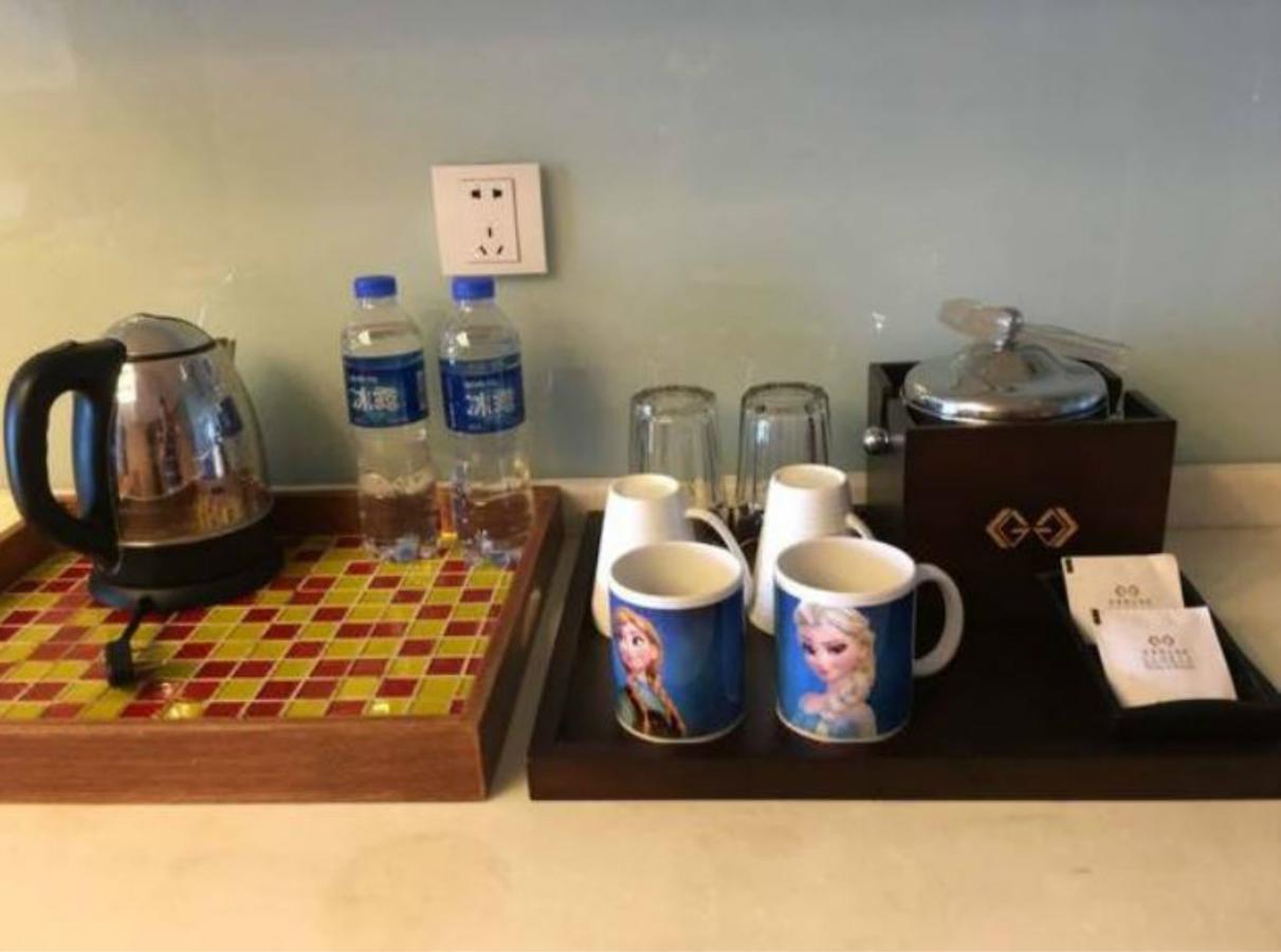 Gloria Plaza Hotel Kangqiao Shanghai Bagian luar foto
