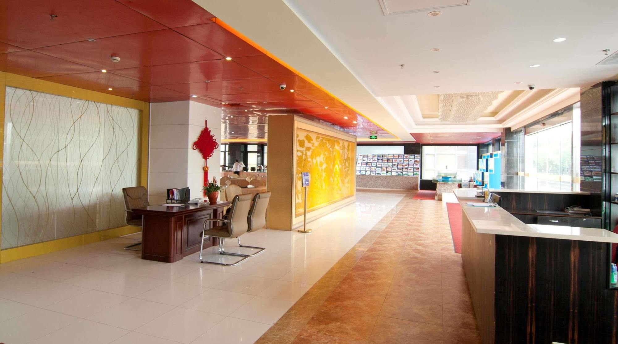 Gloria Plaza Hotel Kangqiao Shanghai Bagian luar foto